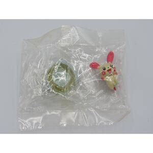 NEW Sealed Plusle Footprint Figure Pokedex Figurine Pokemon Nintendo TOMY